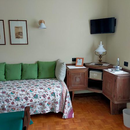 Bed and Breakfast La Via Del Sole Susa Exterior foto